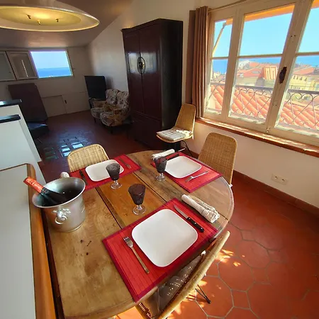 Historic Duplex With Sea View Old Town شقة